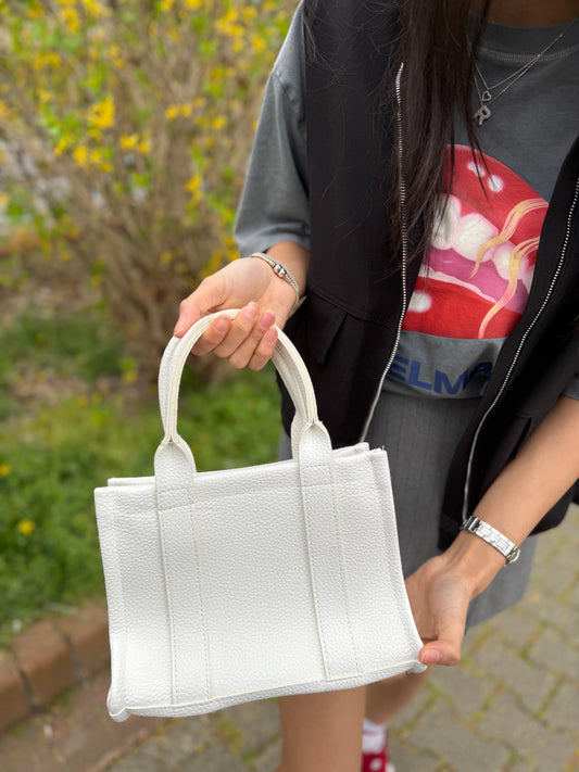 Beyaz Totte Bag Suni Deri Çanta